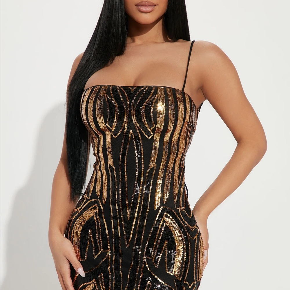 Elegant Black and Gold Sequin Dress (Brand New)